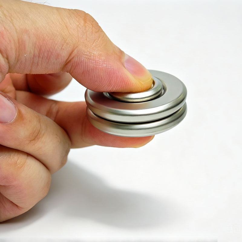 NEUER UFO Metall-Fidget-Spinne – Cool Office Tech Gadgets Bewertung und Preis
